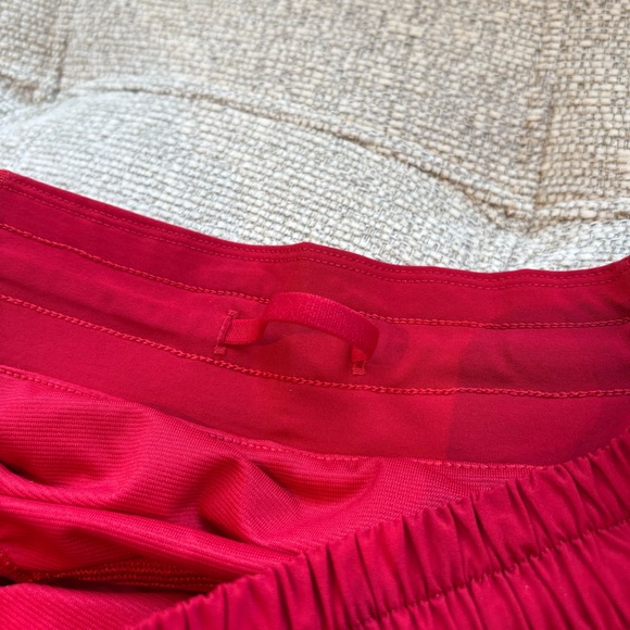 LULULEMON | hotty hot shorts low rise || 4” size 8 - Picture 4 of 7